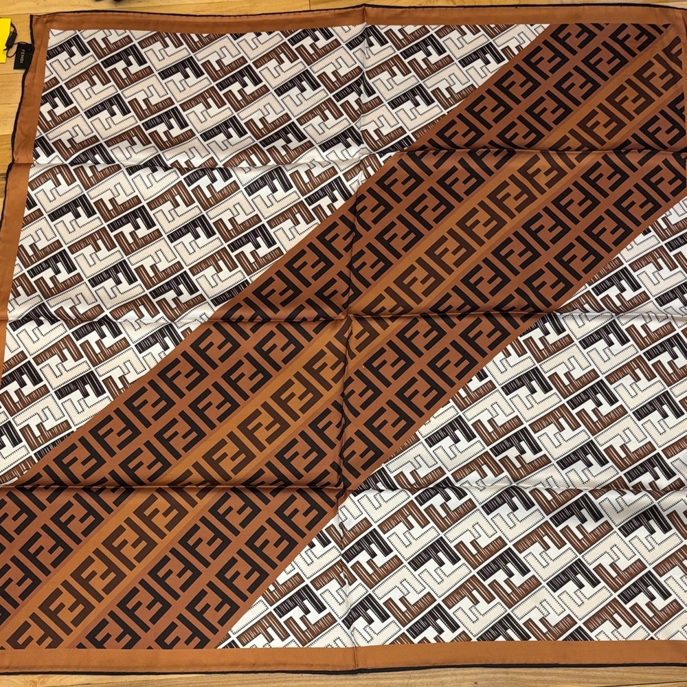 Fendi Tan and White Patterned Scarf